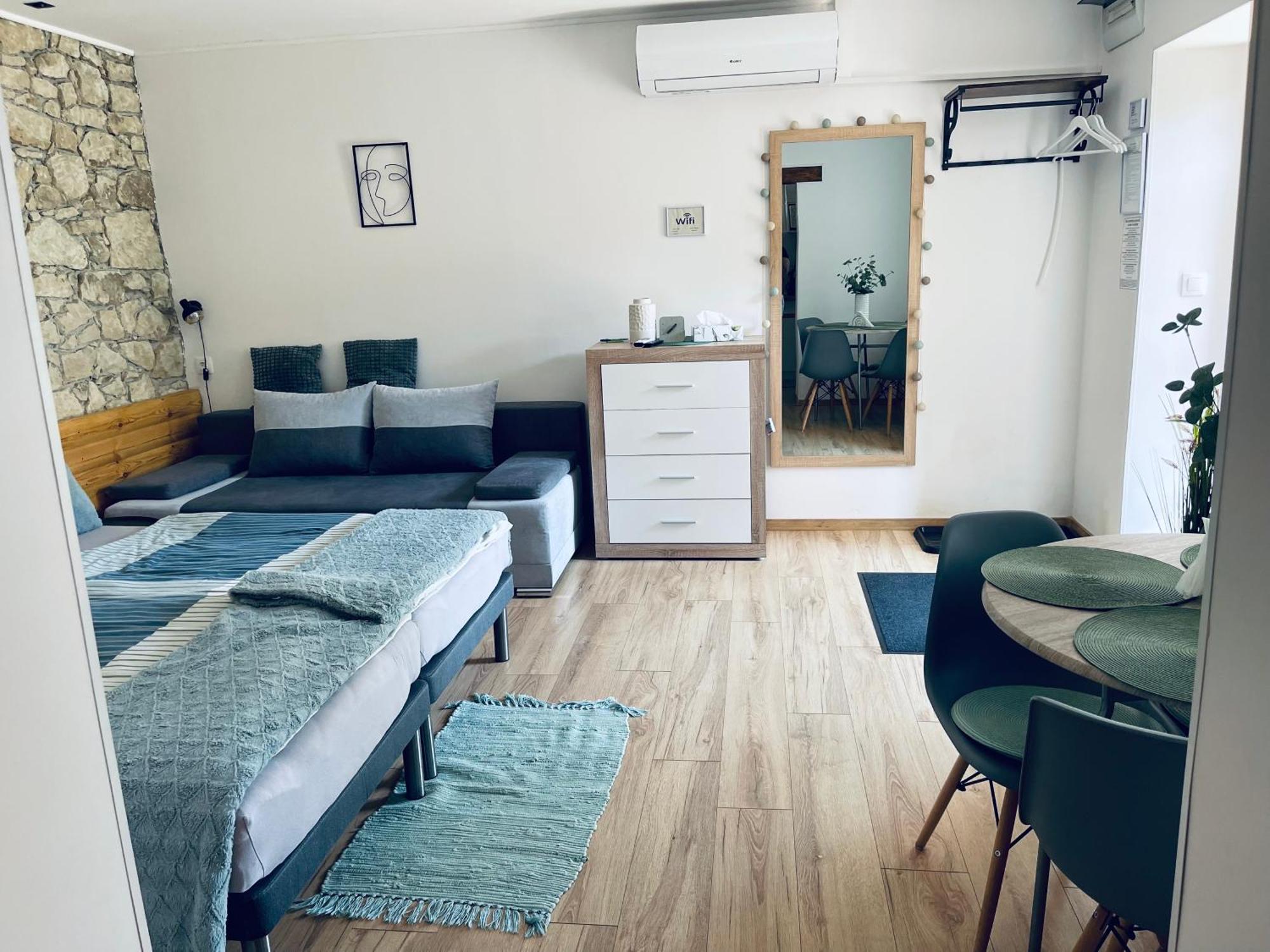 Kaland Apartman Ii. Satoraljaujhely ภายนอก รูปภาพ